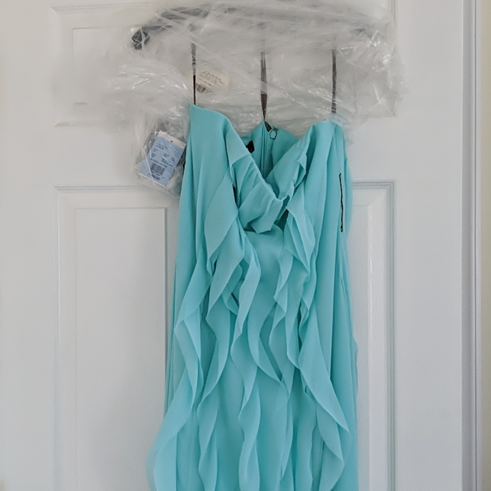 Dress - Picture 1 of 4